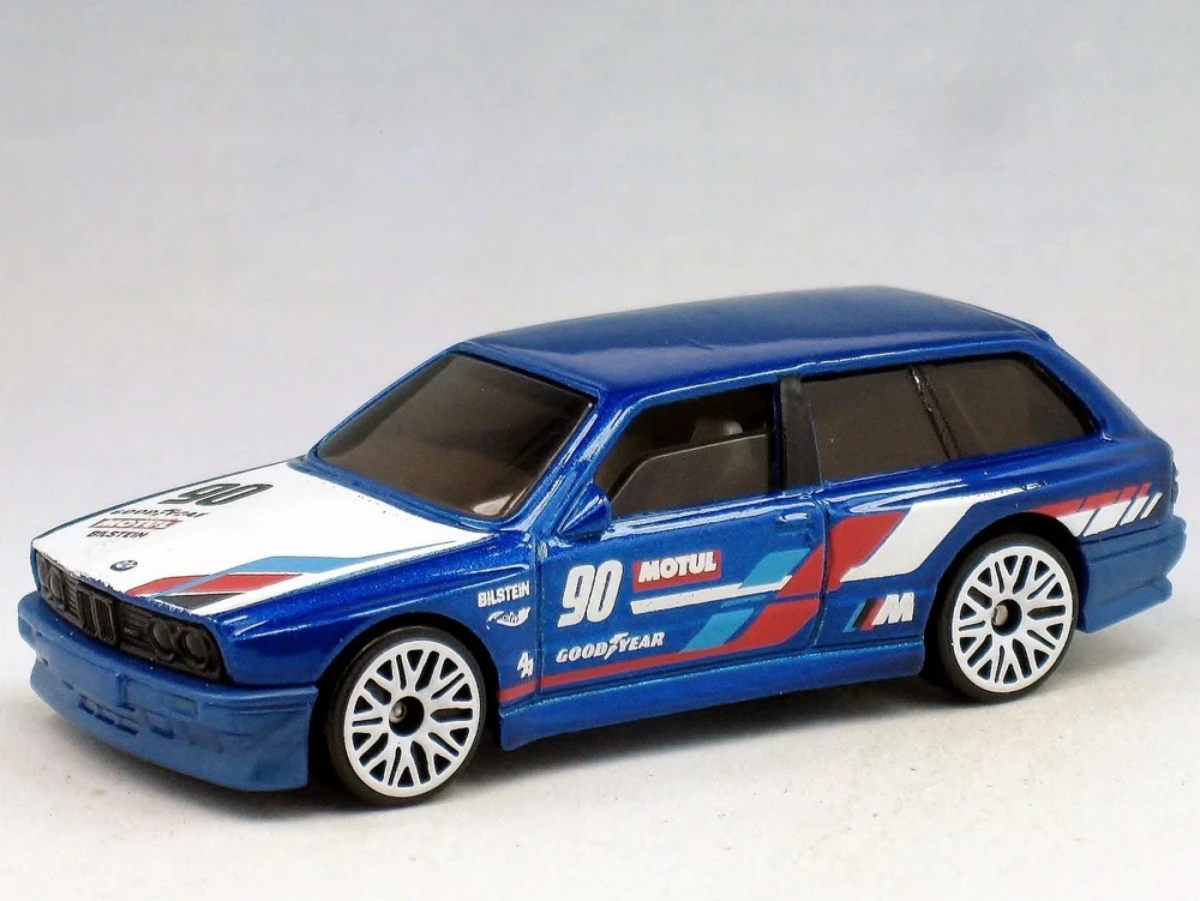 2024 BMW M3 Wagon Blue: No Package: Image 2