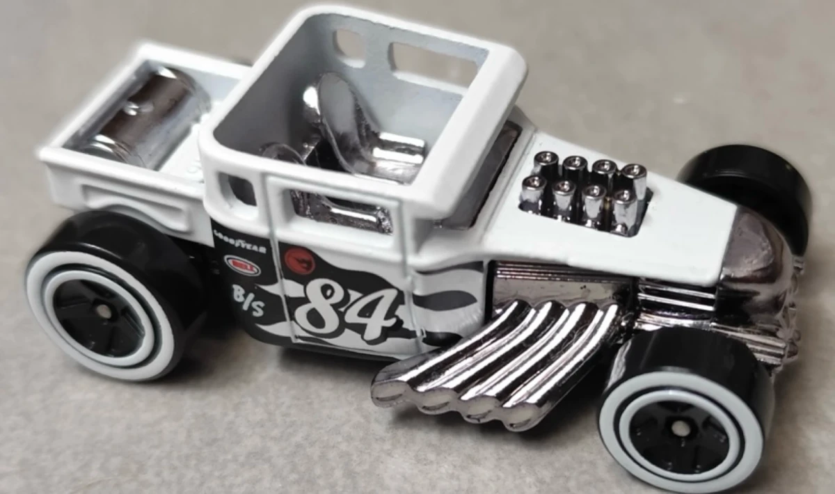 2024 Bone Shaker White: No Package: Image 3