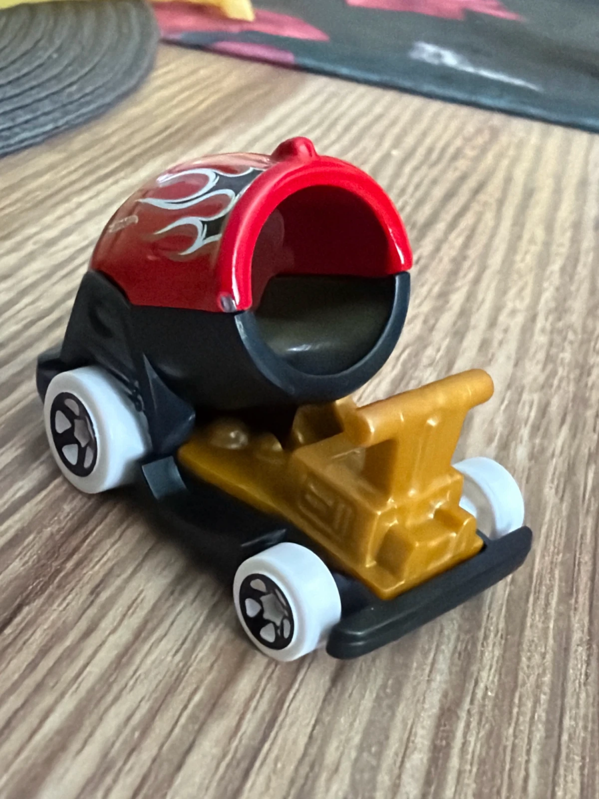 2024 Boom Car Red: No Package: Image 4