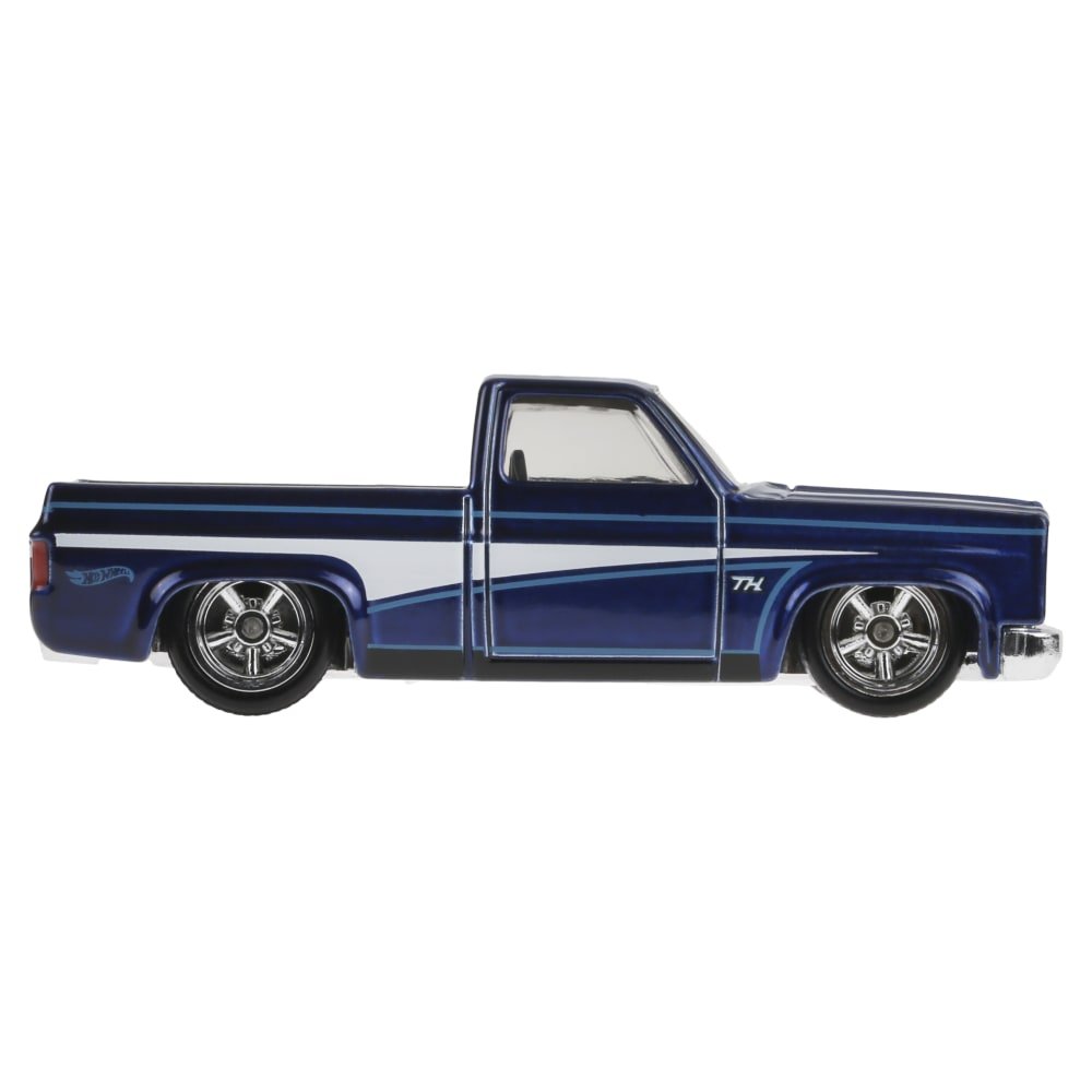 2024 Chevy Silverado Blue: Image 4