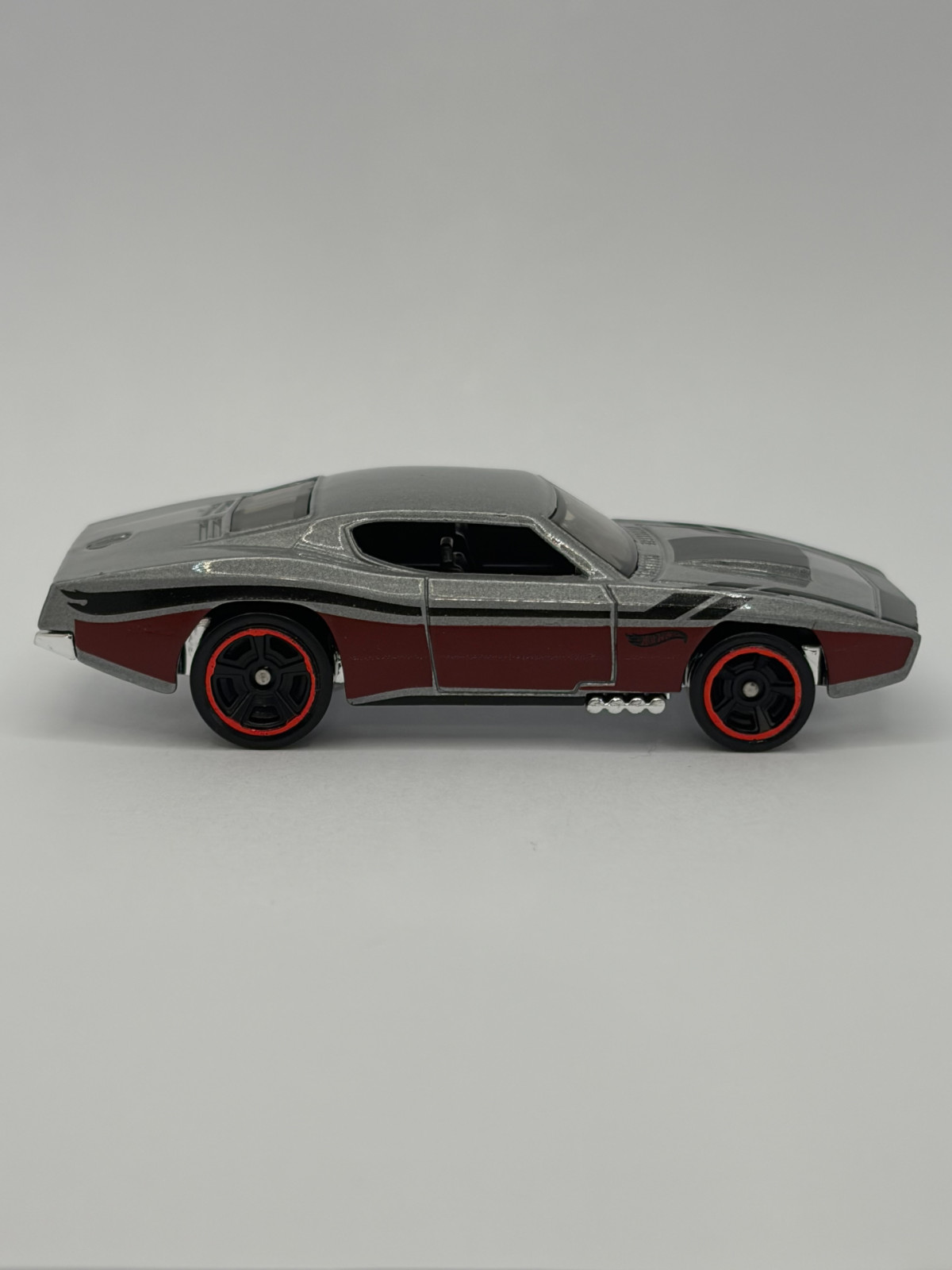 2024 Custom Otto Silver: No Package: Image 2