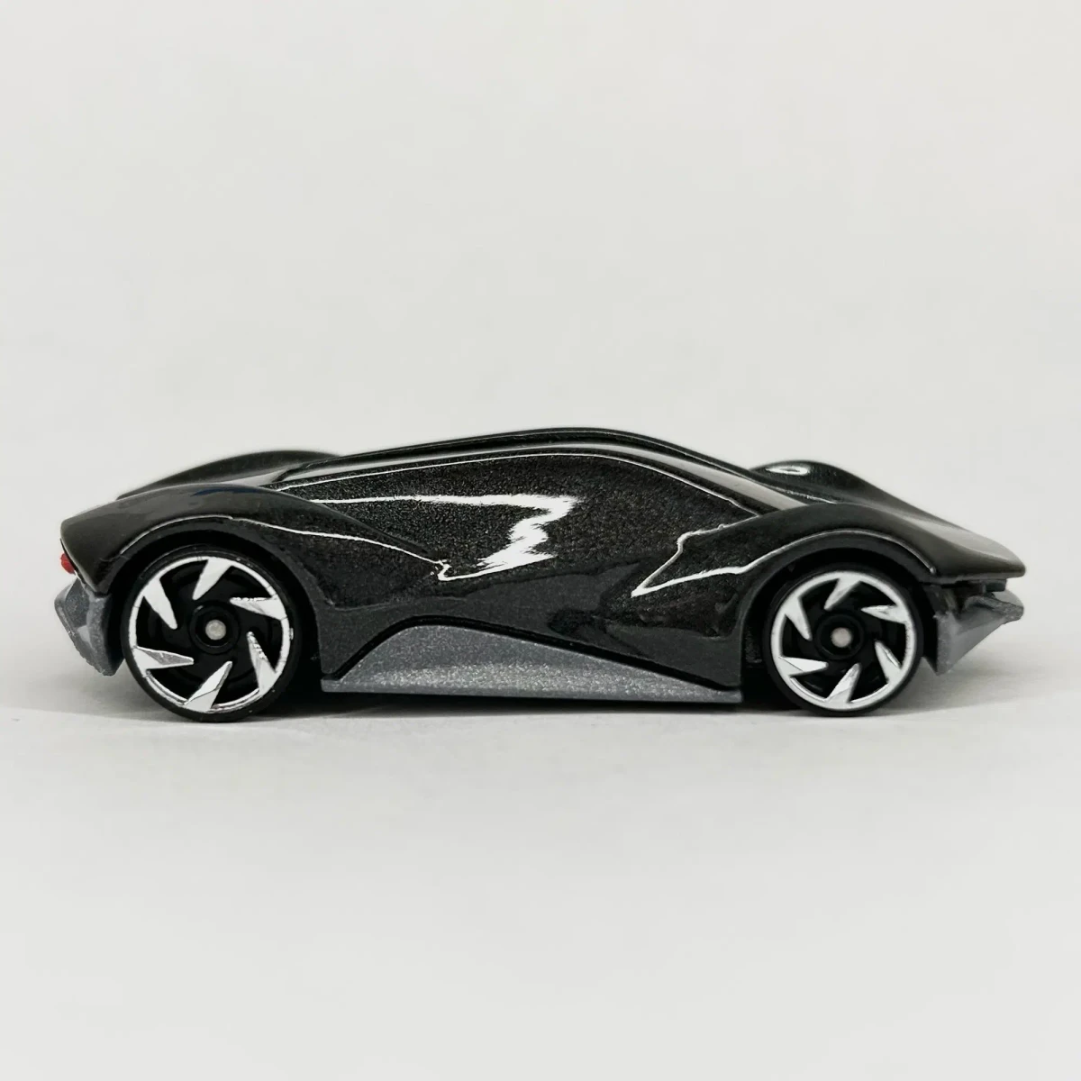 2024 Exotique Grey: No Package: Image 2