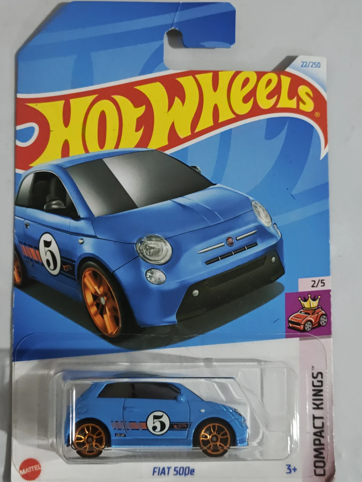 2024 Fiat 500e Blue: Long (INT): Image 2