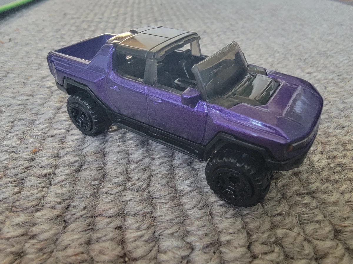 2024 GMC Hummer EV Purple: No Package: Image 3