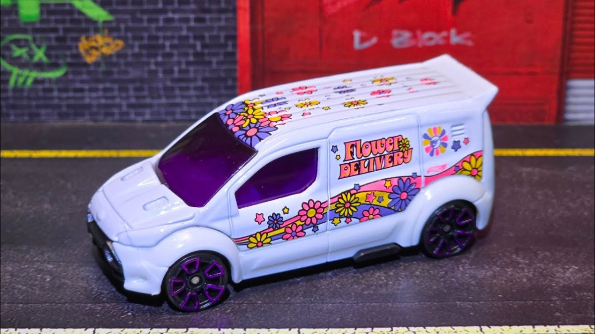 2024 Hot Wheels Ford Transit Connect White: Image 3