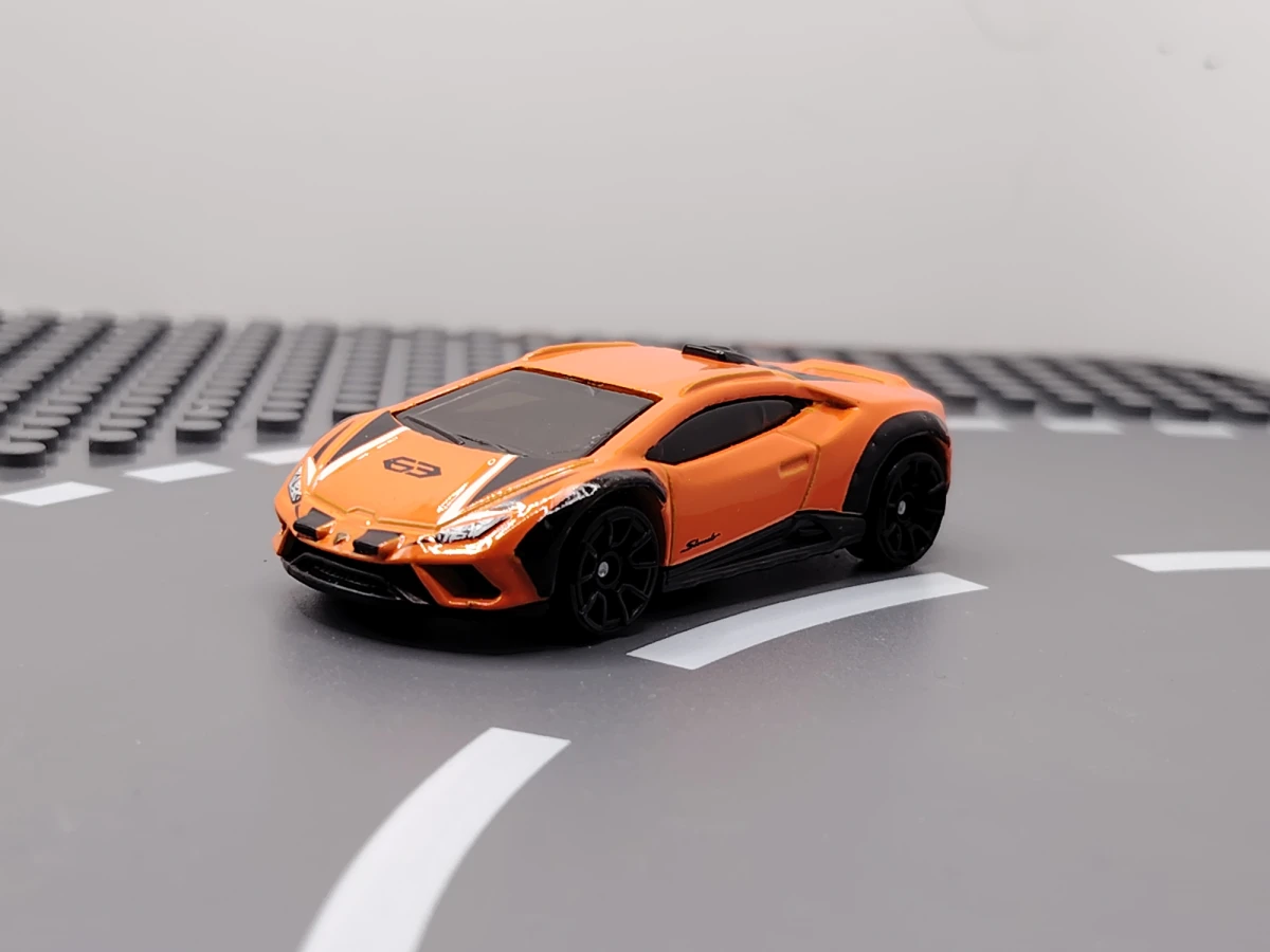 2024 Lamborghini Huracán Sterrato Orange: No Package: Image 3