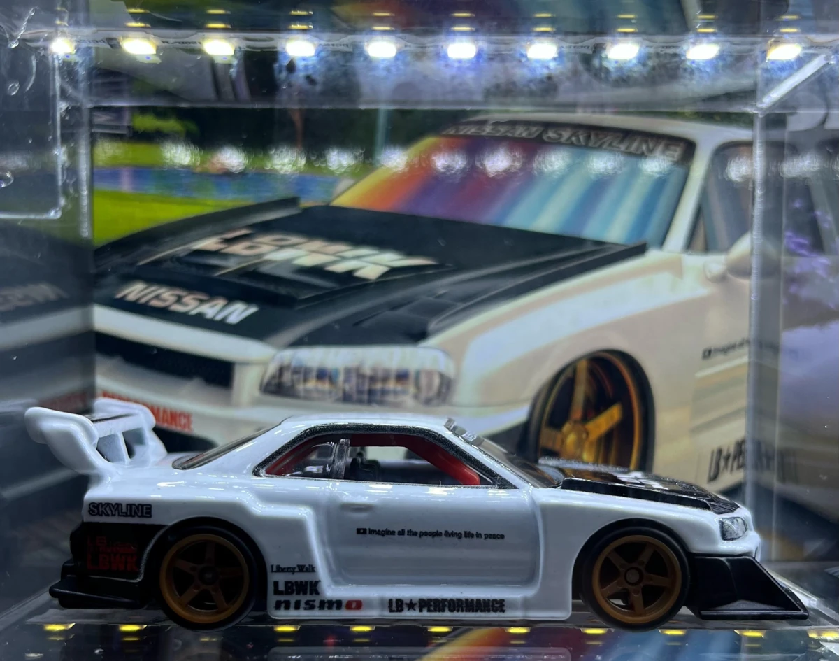 2024 LB-ER34 Super Silhouette Nissan Skyline White: No Package: Image 2