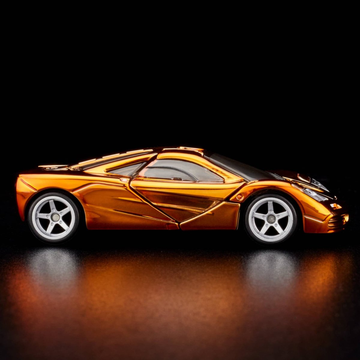 2024 McLaren F1 Orange: Image 7