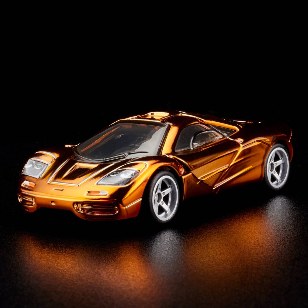 2024 McLaren F1 Orange: Image 3