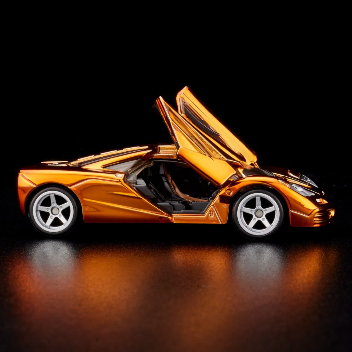 2024 McLaren F1 Orange: Image 6