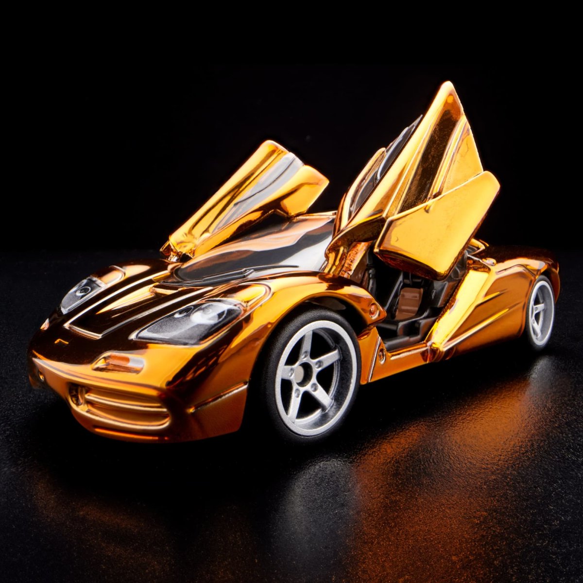 2024 McLaren F1 Orange: Image 14