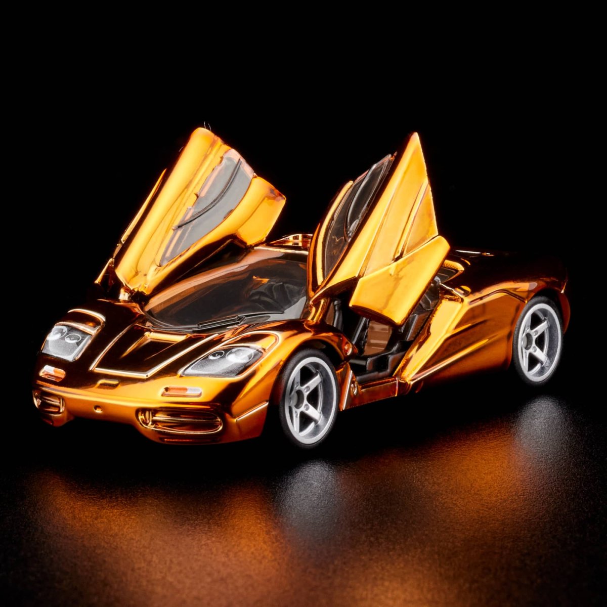 2024 McLaren F1 Orange: Image 4