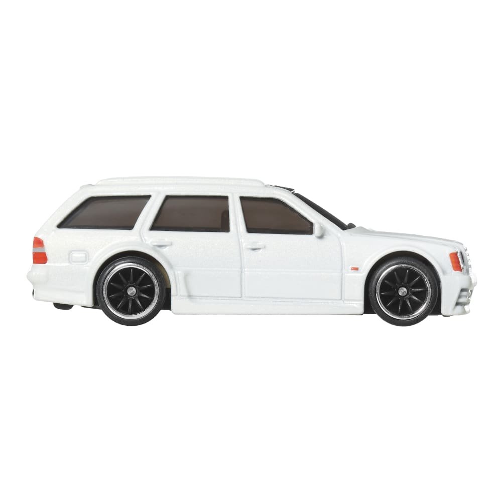 2024 Mercedes-Benz E 36 AMG White: Image 4