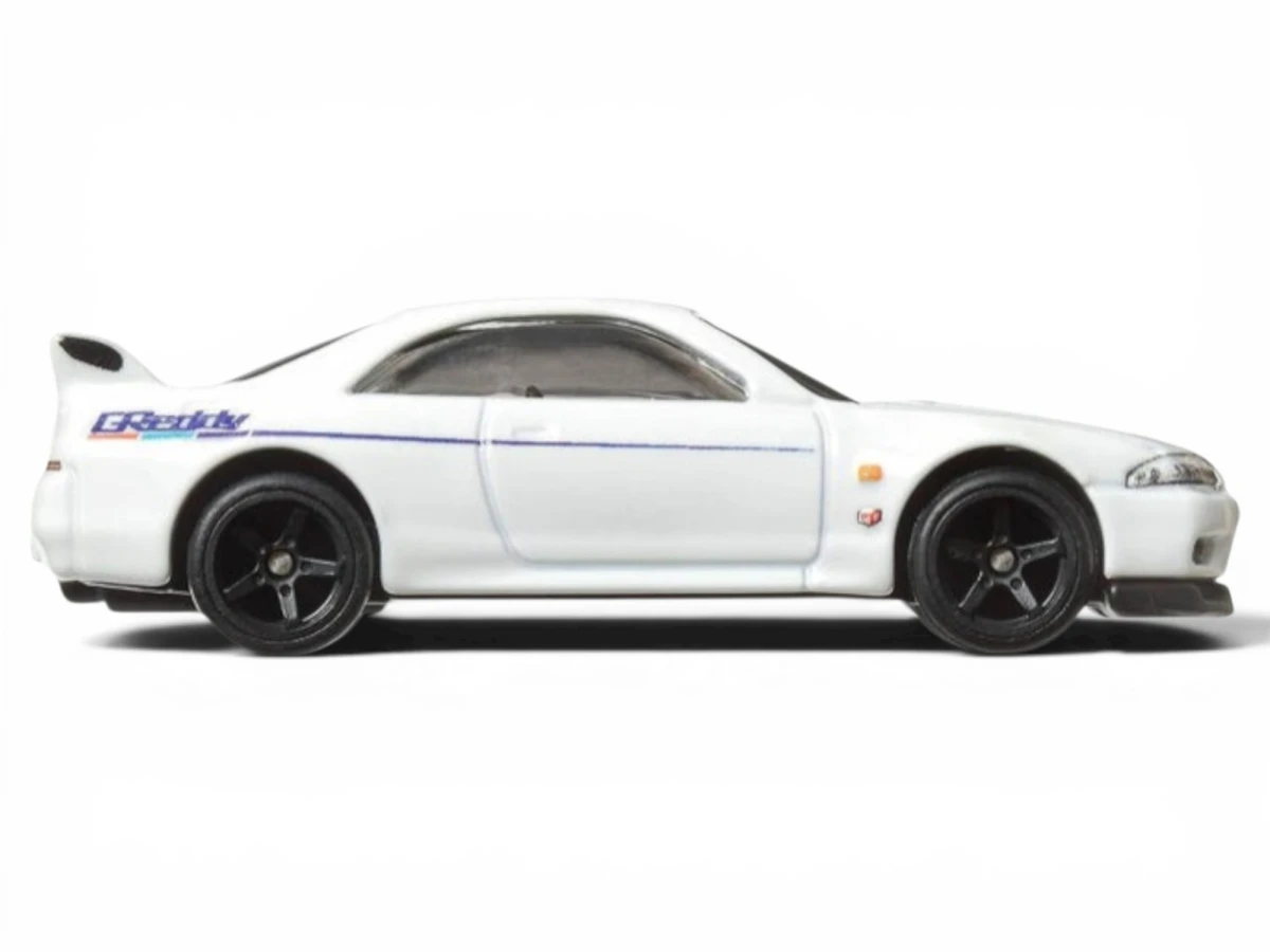 2024 Nissan Skyline GT-R (BCNR33) White: No Package: Image 2