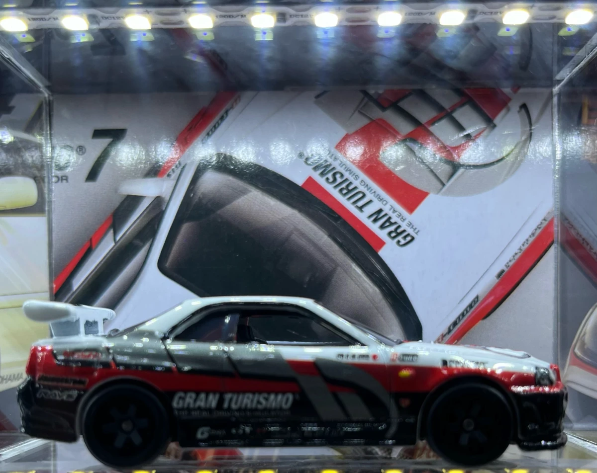 2024 Nissan Skyline GT-R (BNR34) White: No Package: Image 2