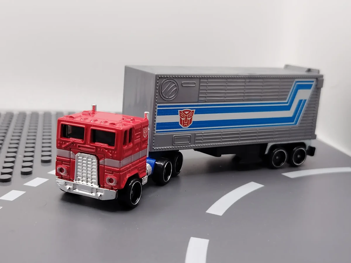 2024 Optimus Prime Red: No Package: Image 2