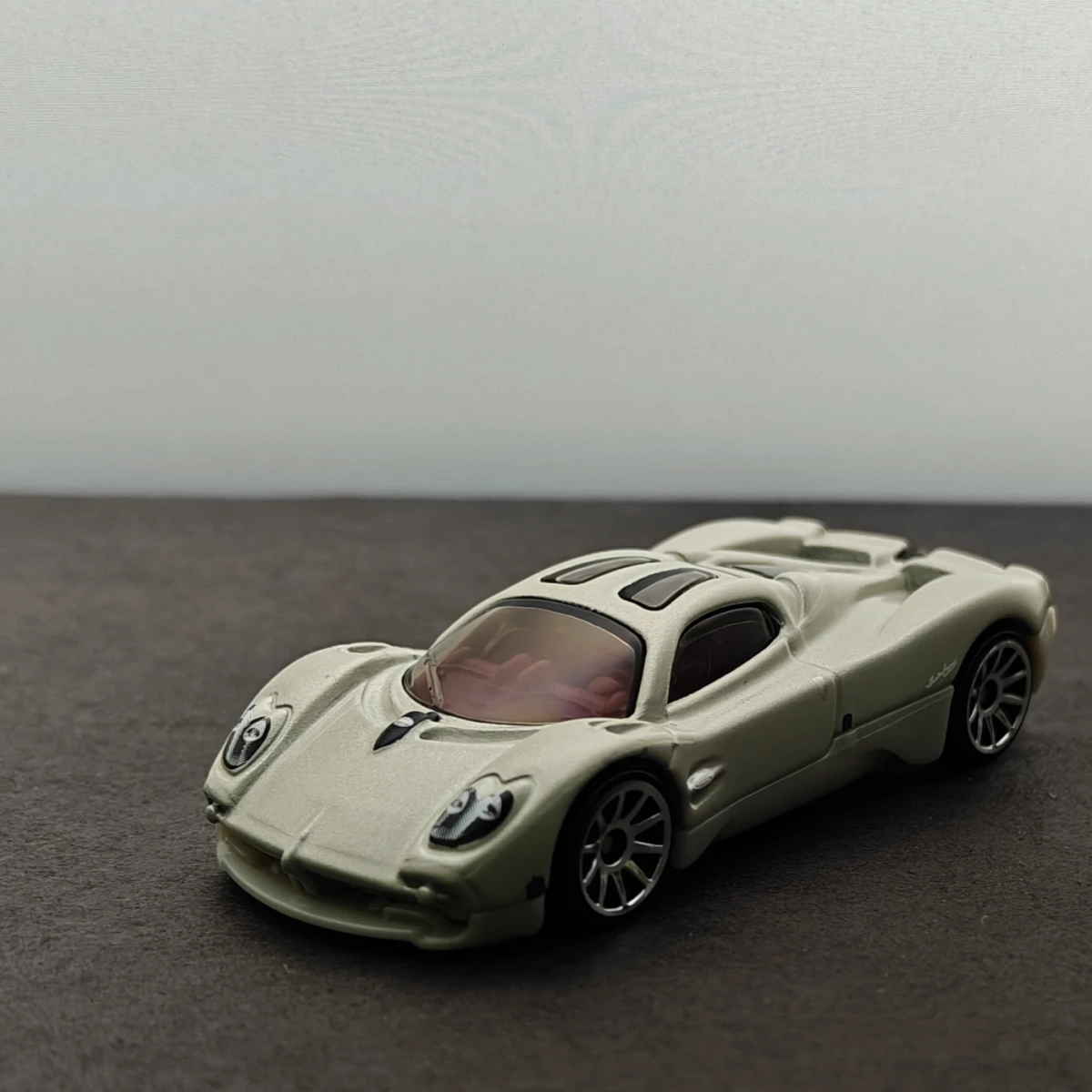 2024 Pagani Utopia White: No Package: Image 2