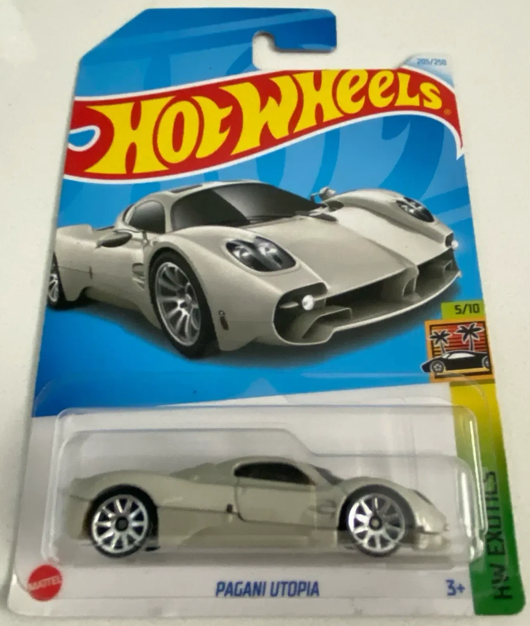 2024 Pagani Utopia White: Long (INT): Image 3