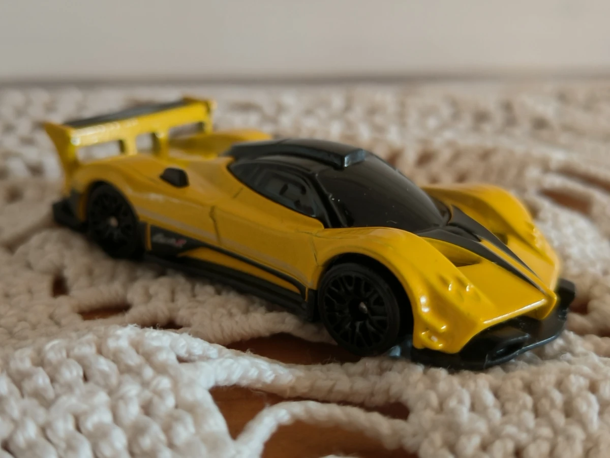 2024 Pagani Zonda R Yellow: No Package: Image 2