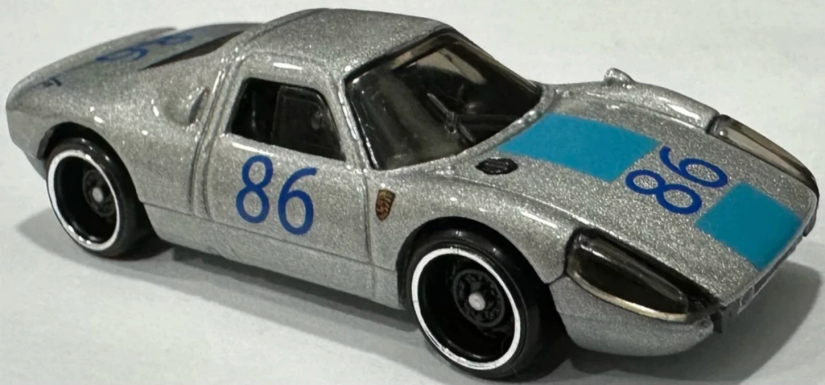 2024 Porsche 904 Carrera GTS Silver: No Package: Image 4