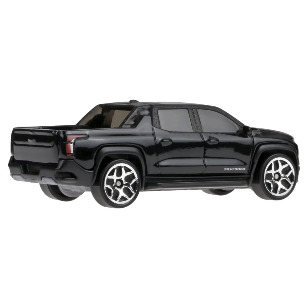 2024 Silverado EV RST Black: Image 5