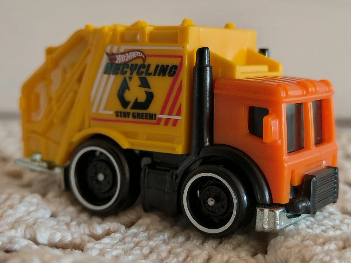 2024 Total Disposal Orange: No Package: Image 3