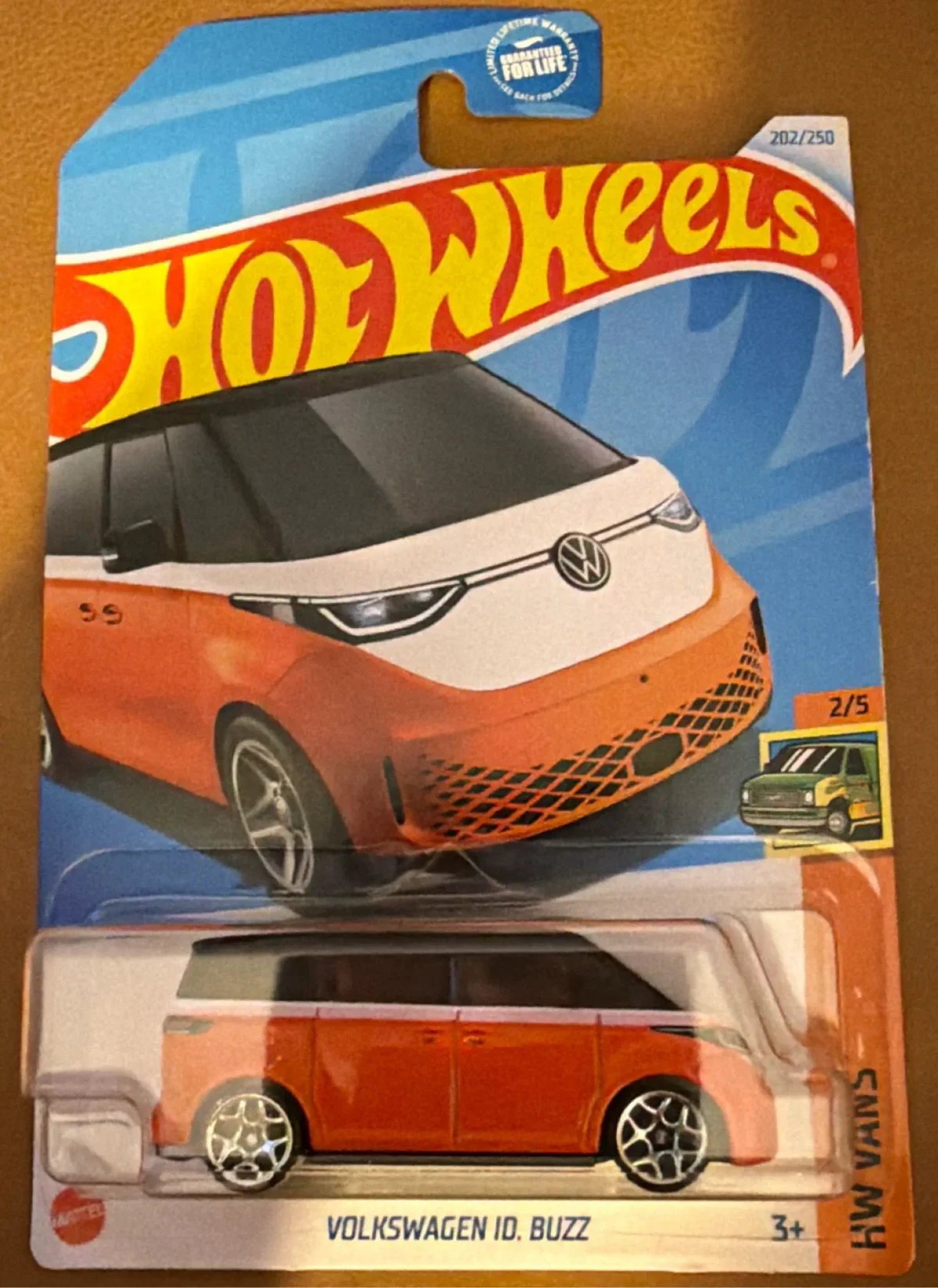 2024 Volkswagen ID. Buzz Orange: Long (US): Image 2