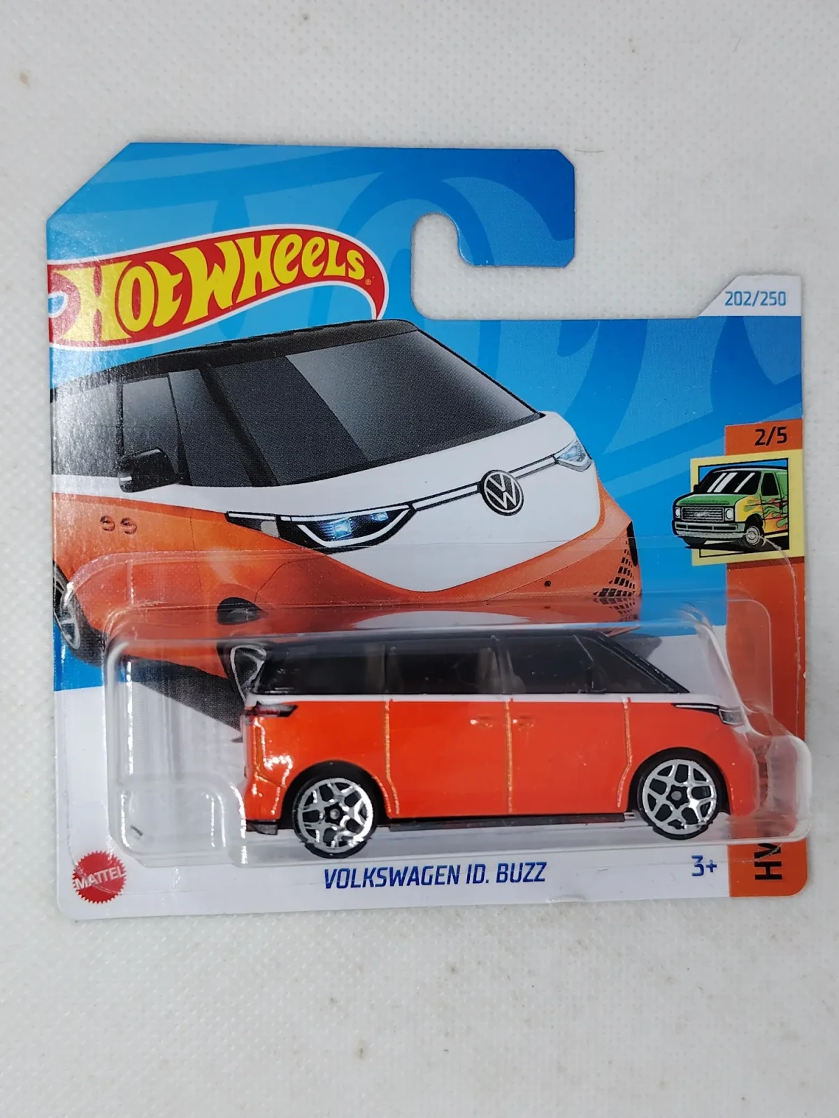 2024 Volkswagen ID. Buzz White: Short: Image 2