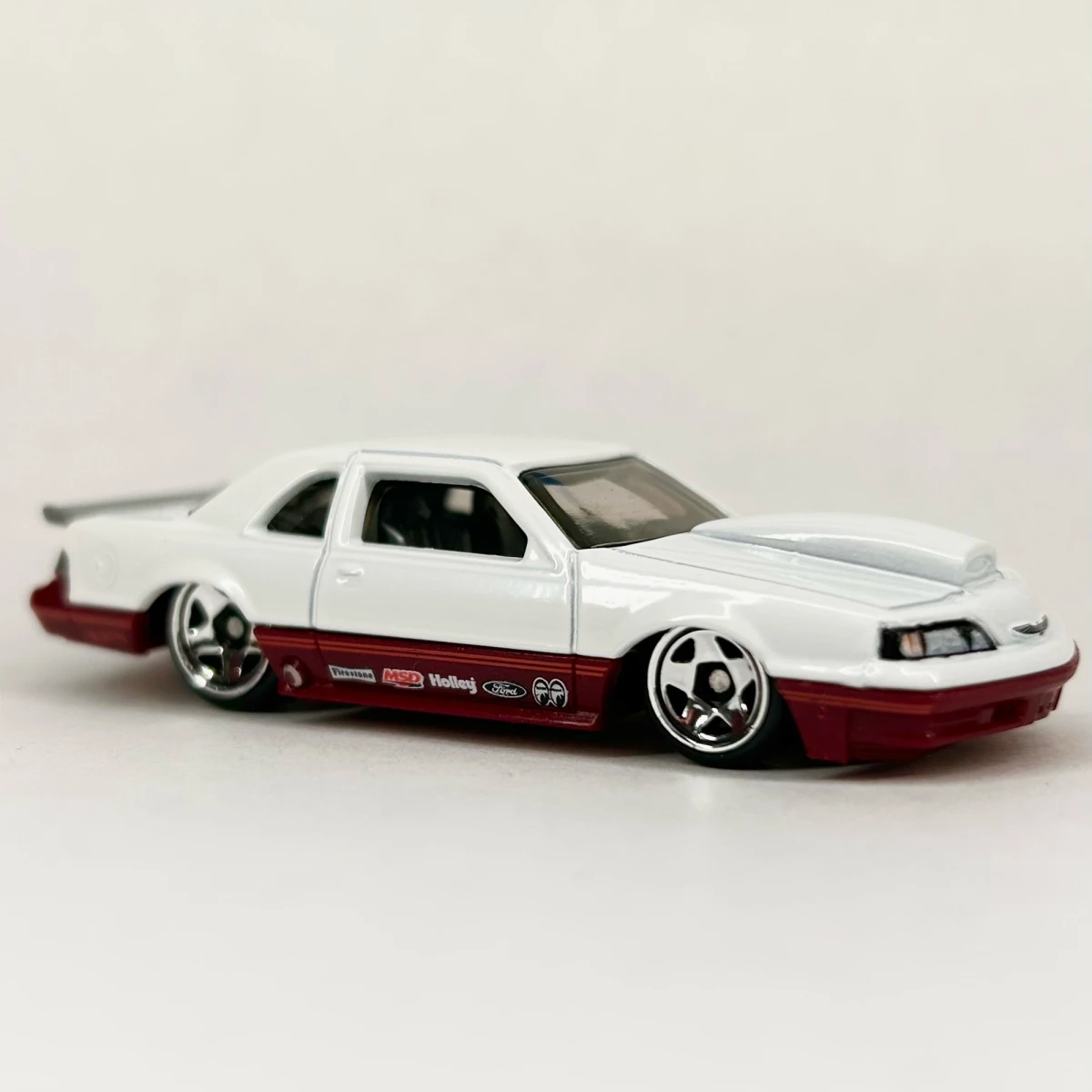 2025 1988 Ford T-Bird White: No Package: Image 3