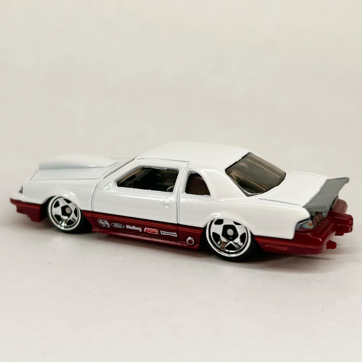 2025 1988 Ford T-Bird White: No Package: Image 5