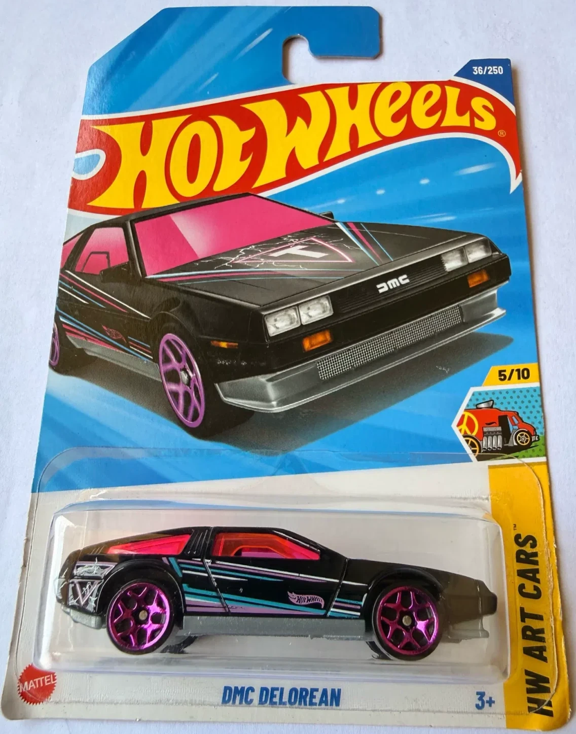 2025 DMC Delorean Black: Long (INT): Image 3