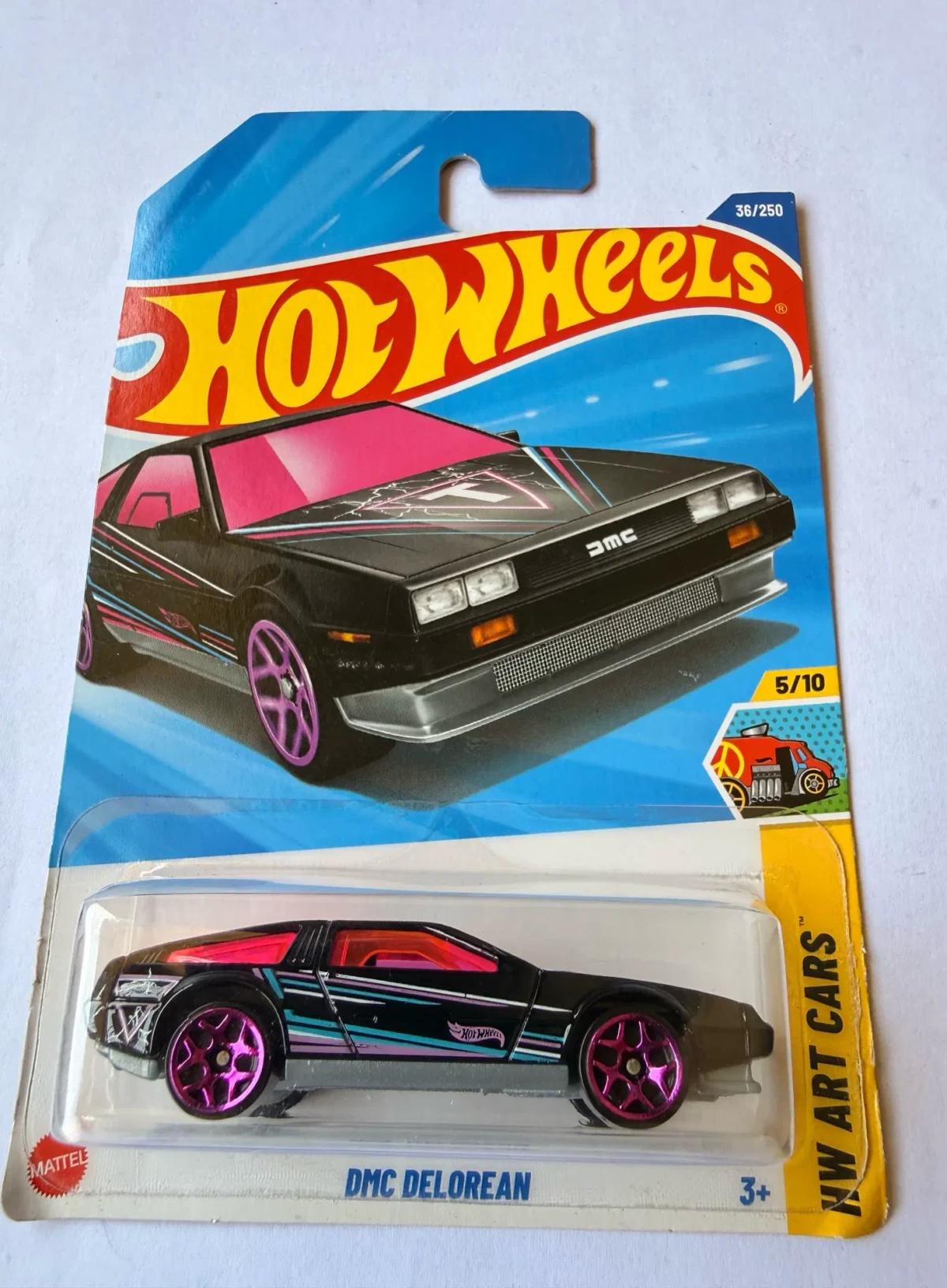 2025 DMC Delorean Black: Long (INT): Image 2