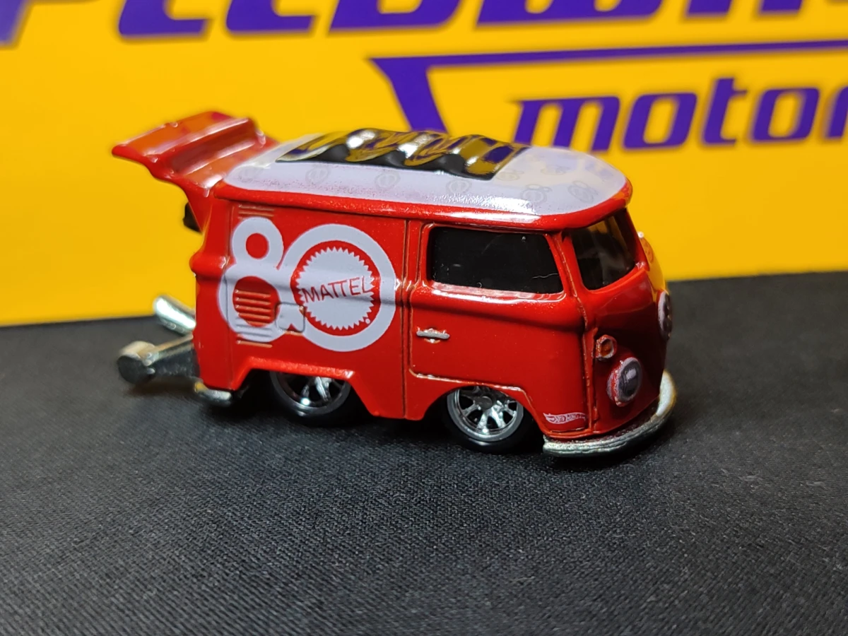 2025 Kool Kombi Red: No Package: Image 2
