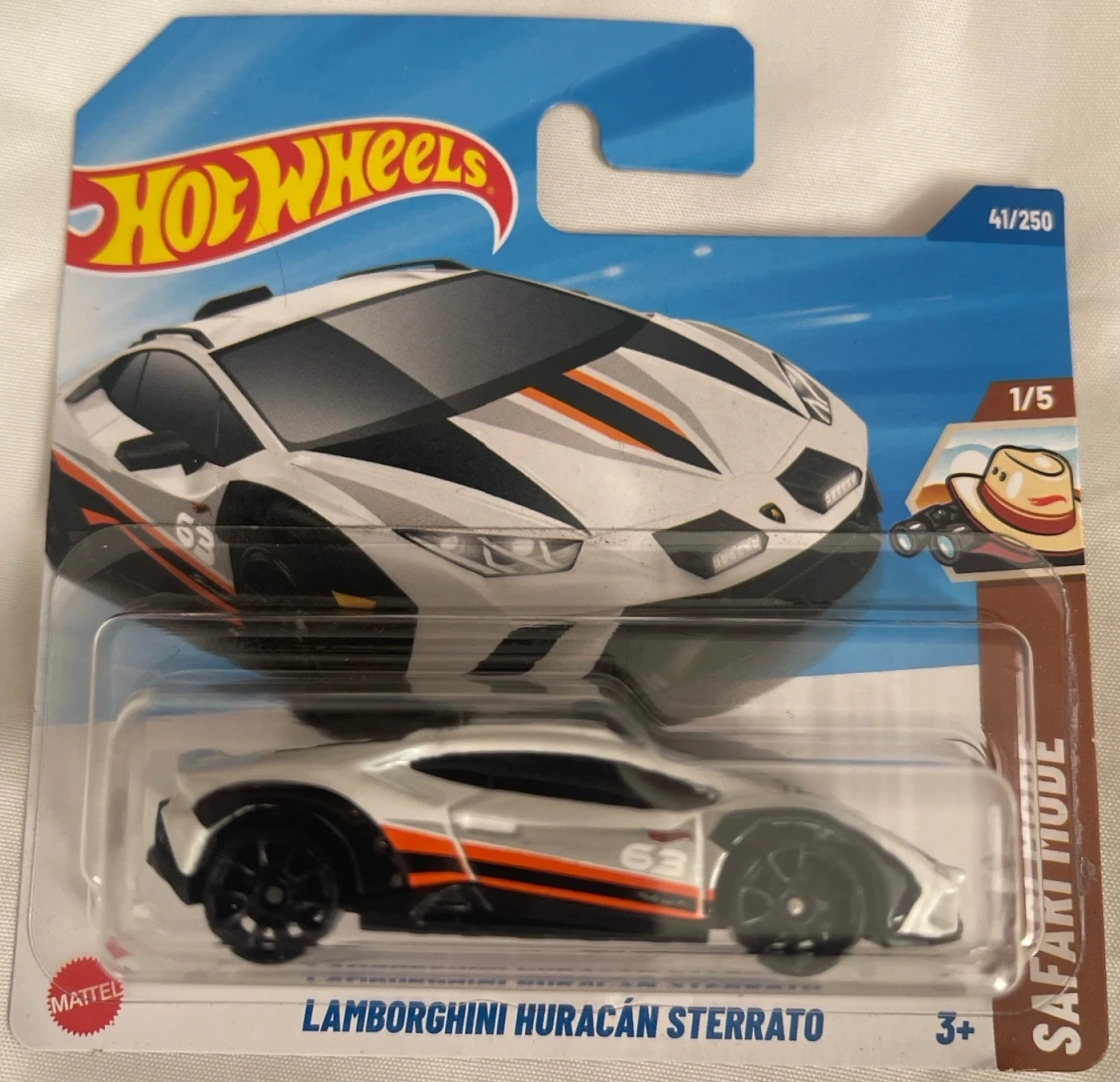 2025 Lamborghini Huracán Sterrato White: Short: Image 3