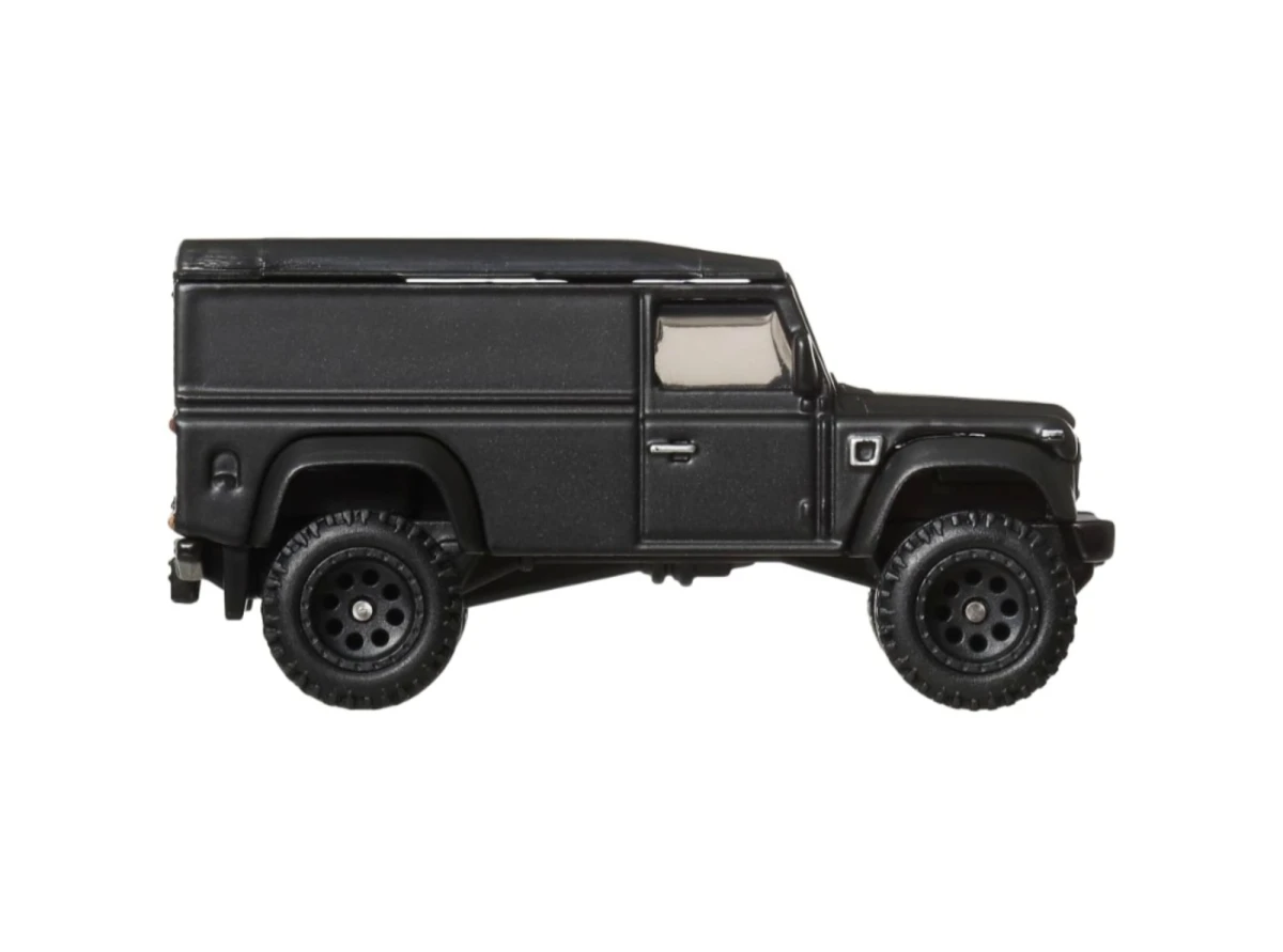 2025 Land Rover Defender 110 Black: Long (US): Image 4