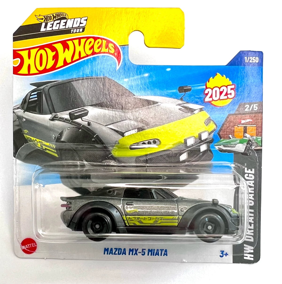 2025 Mazda MX-5 Miata Grey: Short: Image 2