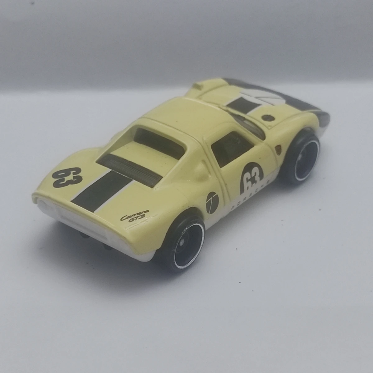 2025 Porsche 904 Carrera GTS Yellow: No Package: Image 3