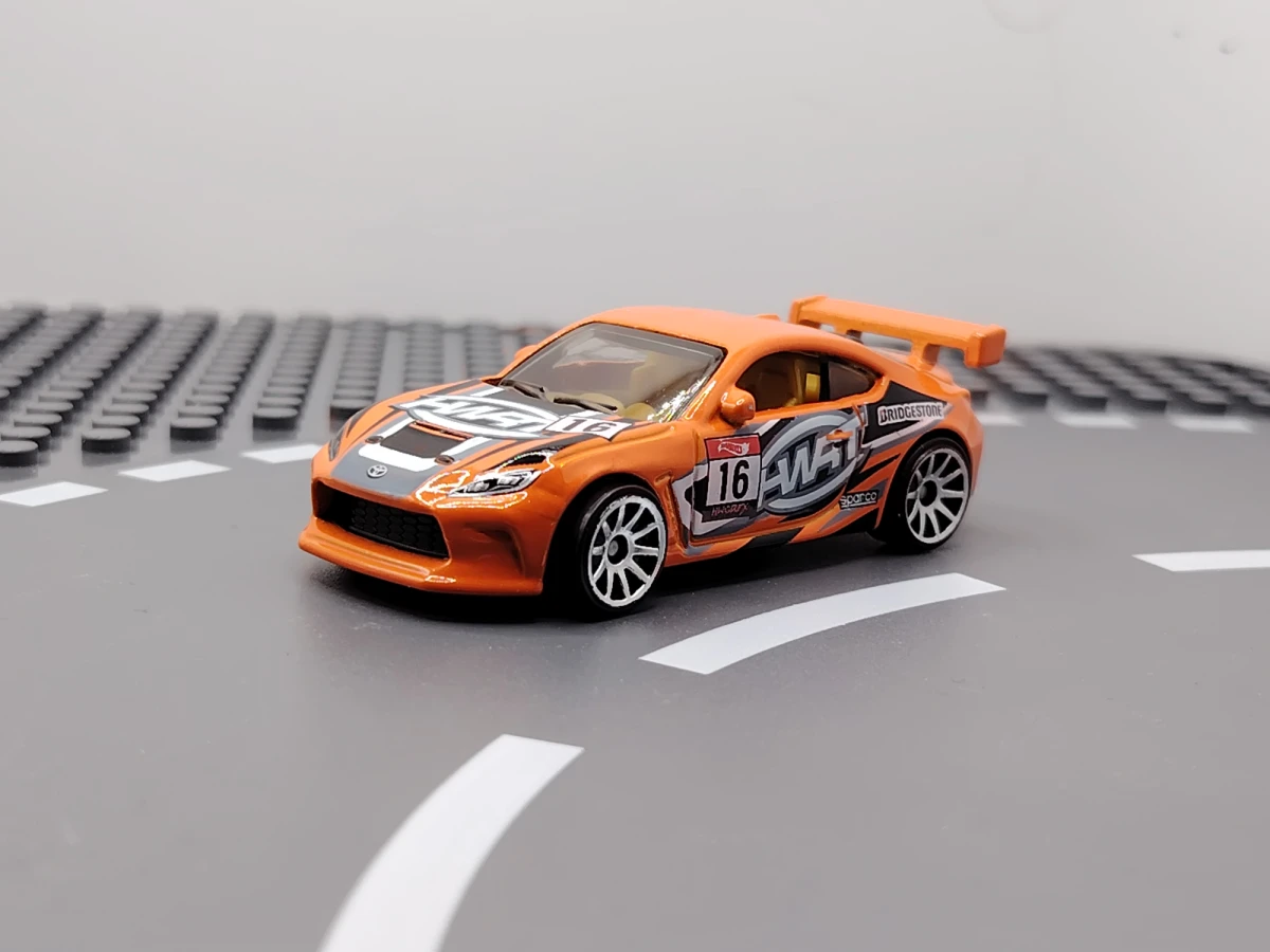 2025 Toyota GR86 Cup Orange: No Package: Image 2