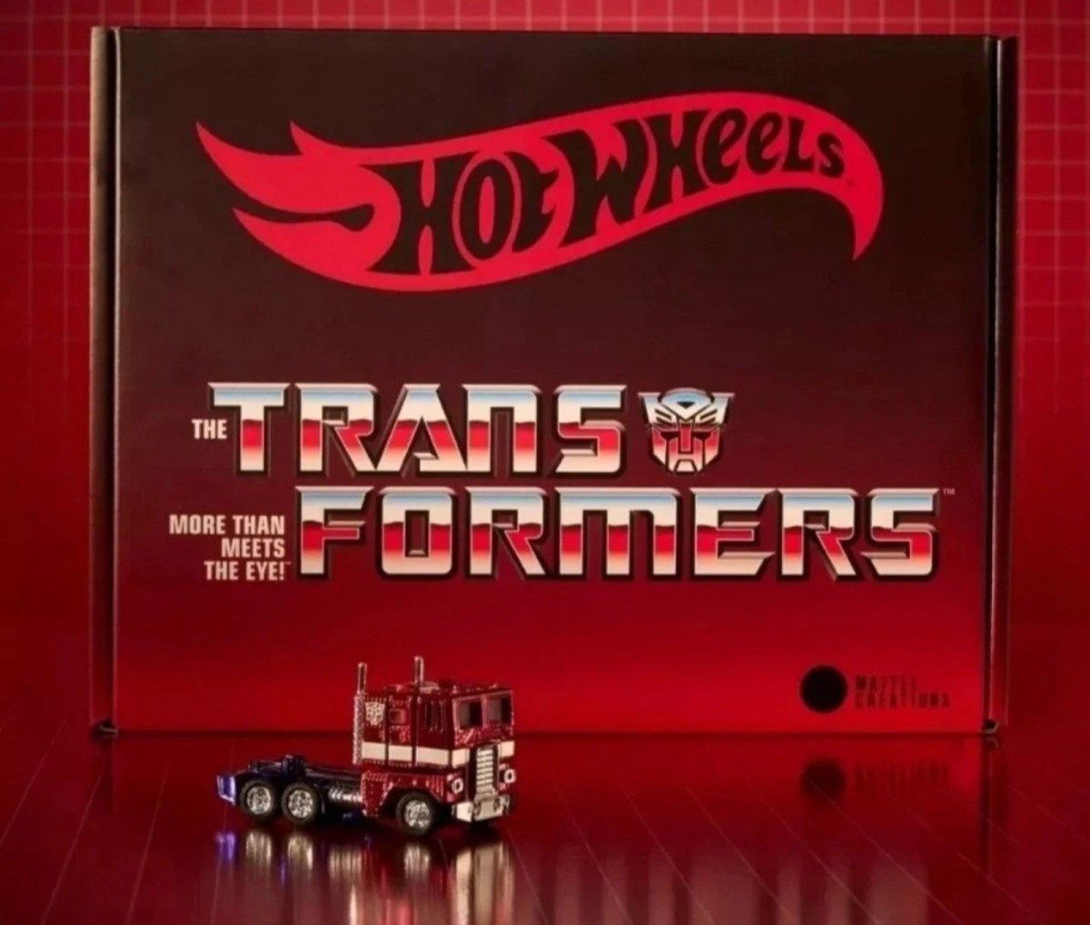 2024 Optimus Prime Red: Image 8