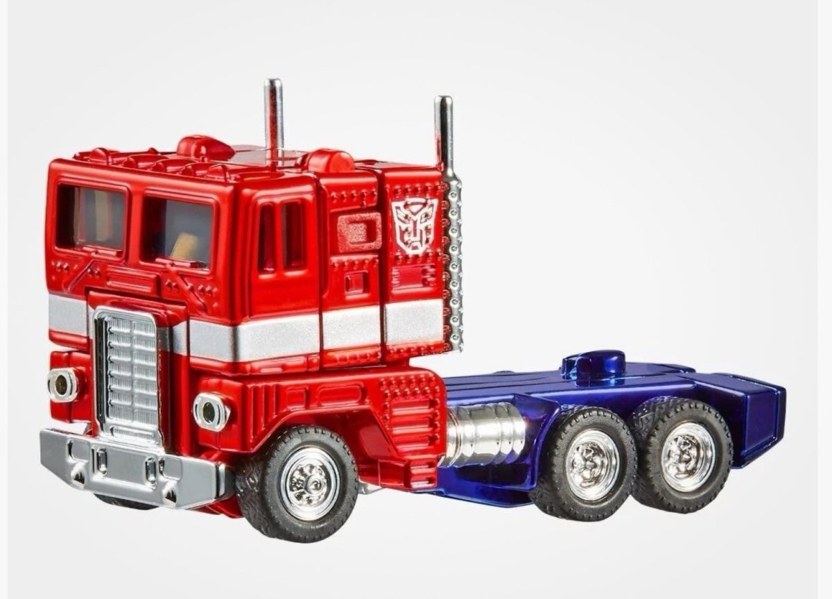 2024 Optimus Prime Red: Image 3