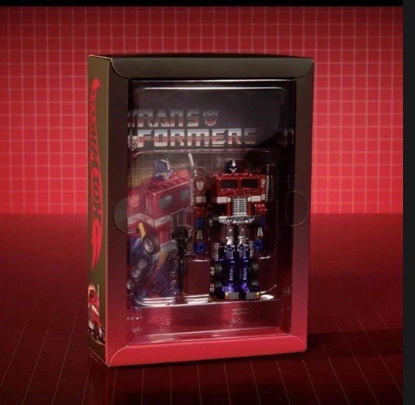 2024 Optimus Prime Red: Image 7