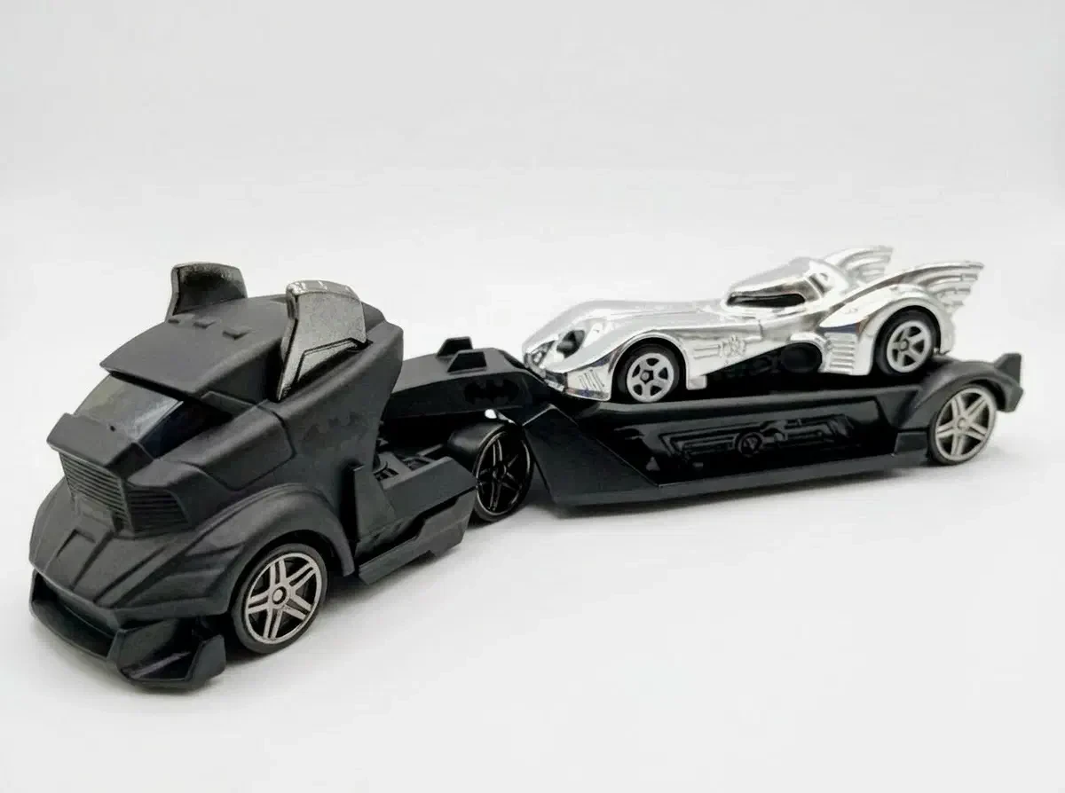 2025 Batmobile Hauler Black: No Package: Image 2