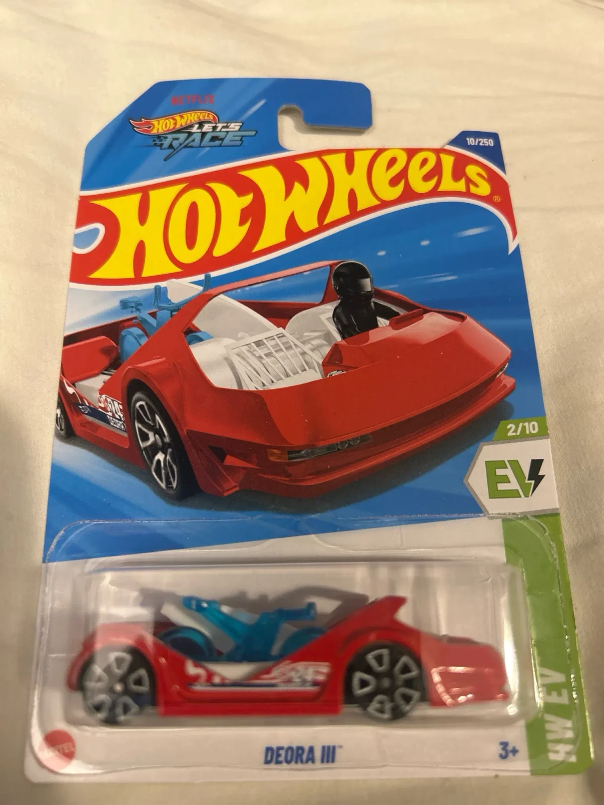 2025 Deora III Red: Long (US): Image 3