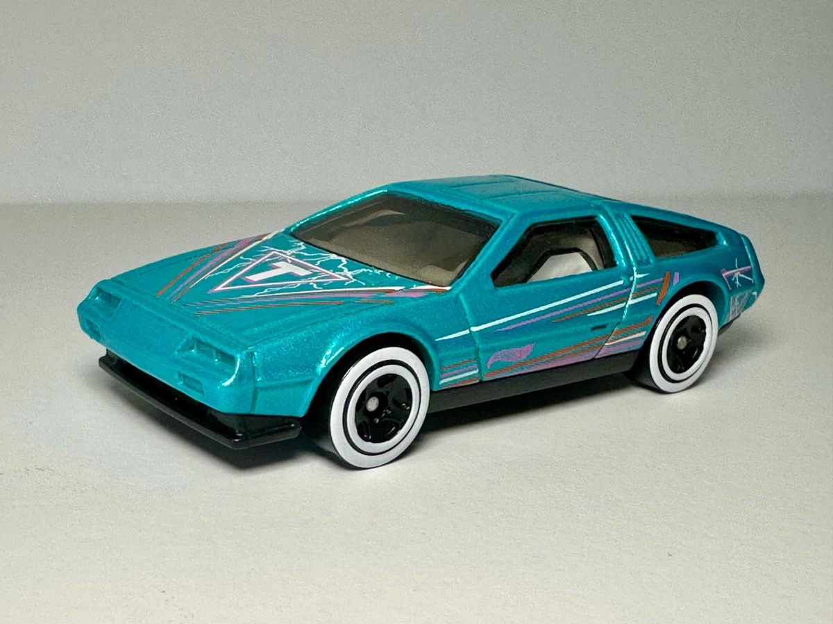 2025 DMC Delorean Green: No Package: Image 4