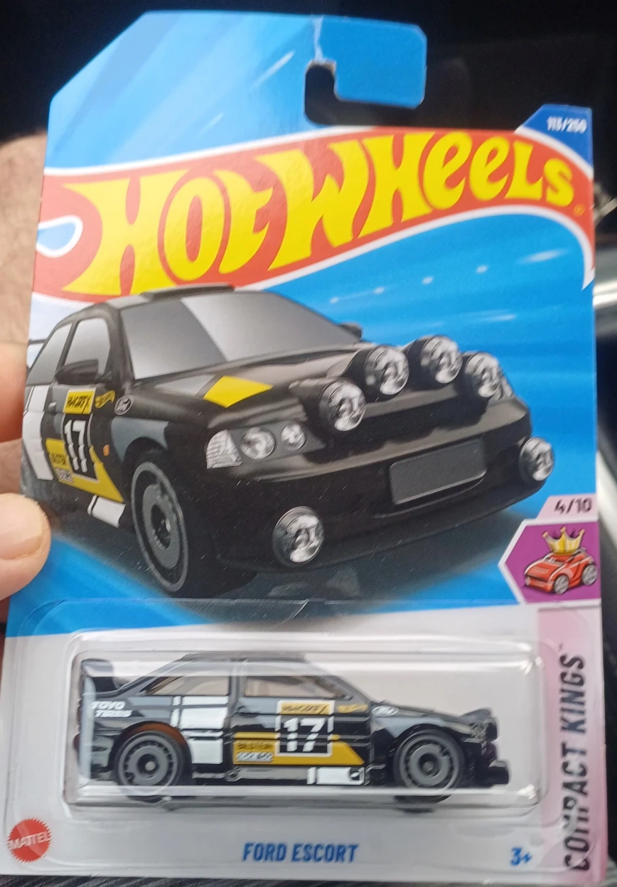 2025 Ford Escort Black: Long (INT): Image 3