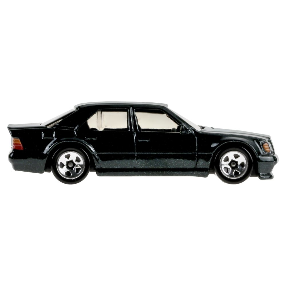 2025 Mercedes-Benz 500 E Green: Image 6
