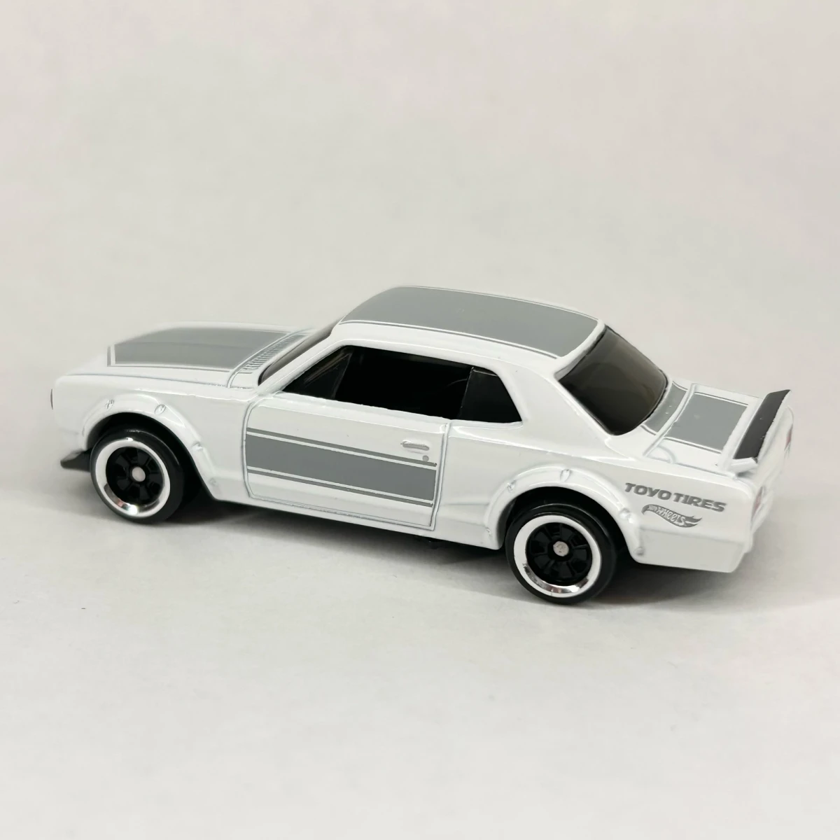 2025 Nissan Skyline H/T 2000GT-X White: No Package: Image 5