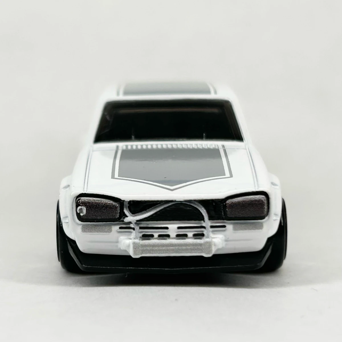 2025 Nissan Skyline H/T 2000GT-X White: No Package: Image 3