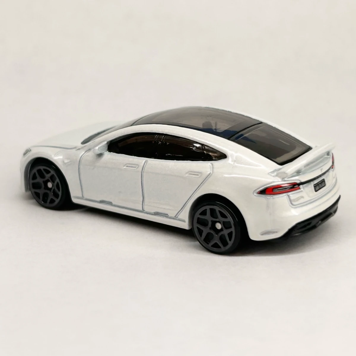 2025 Tesla Model S Plaid White: No Package: Image 4