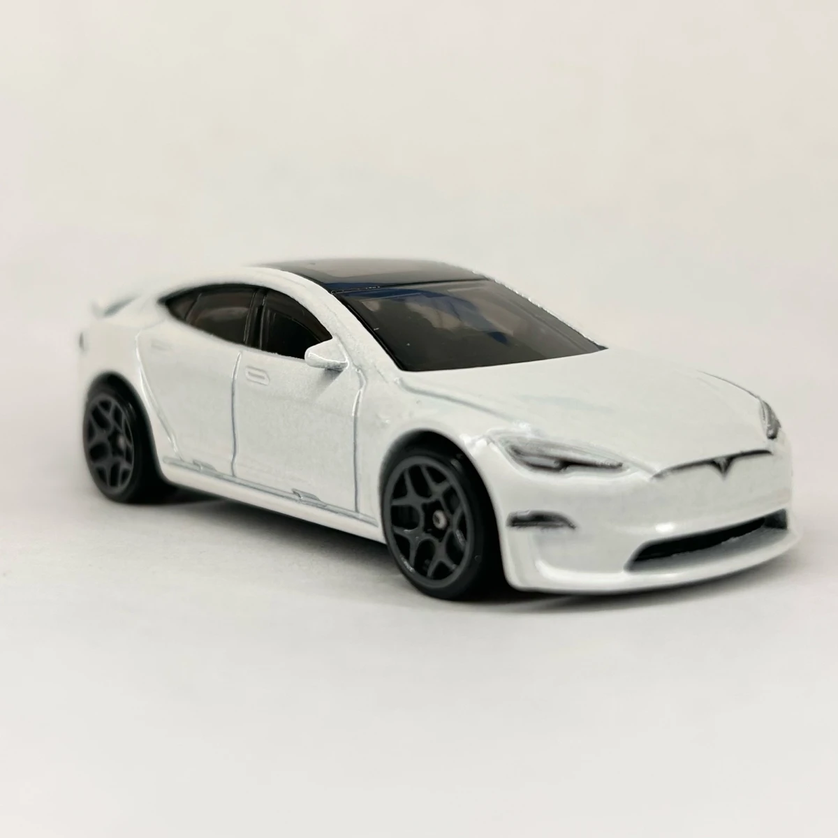 2025 Tesla Model S Plaid White: No Package: Image 3